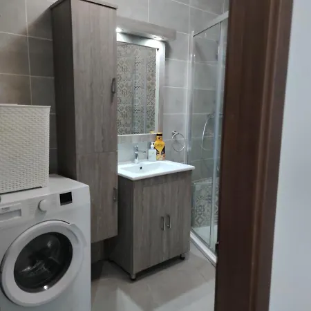 Daire Lovely 2-bedroom Unit Nier To Marina Pietà