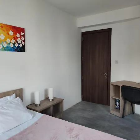 Daire Lovely 2-bedroom Unit Nier To Marina