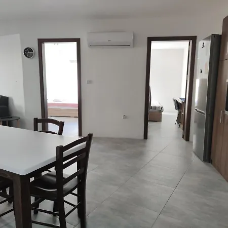 Lovely 2-bedroom Unit Nier To Marina Apartman Pietà