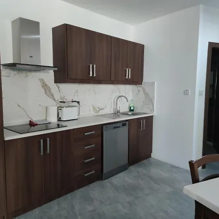 Lovely 2-bedroom Unit Nier To Marina *