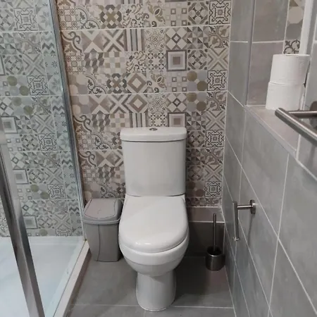 Lovely 2-bedroom Unit Nier To Marina *