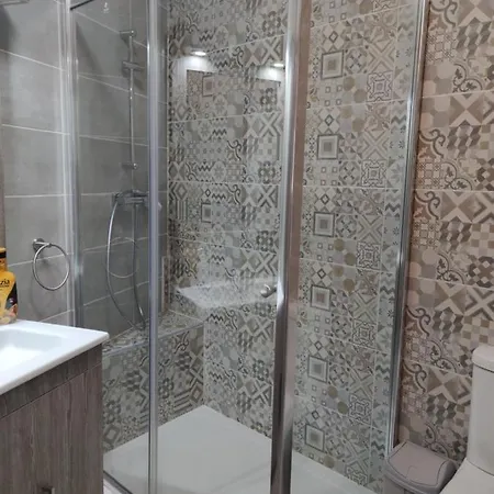 Apartman Lovely 2-bedroom Unit Nier To Marina Pietà