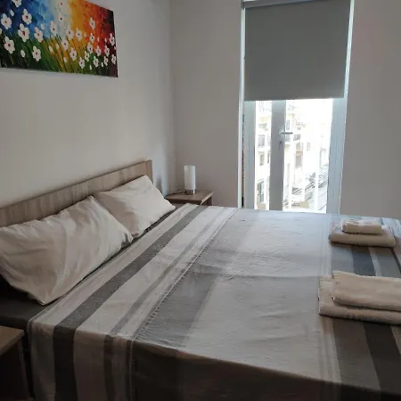 Apartman Lovely 2-bedroom Unit Nier To Marina Pietà